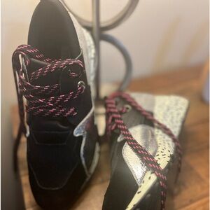 Steve Madden … Pink, Black, and sliver. Size6.5